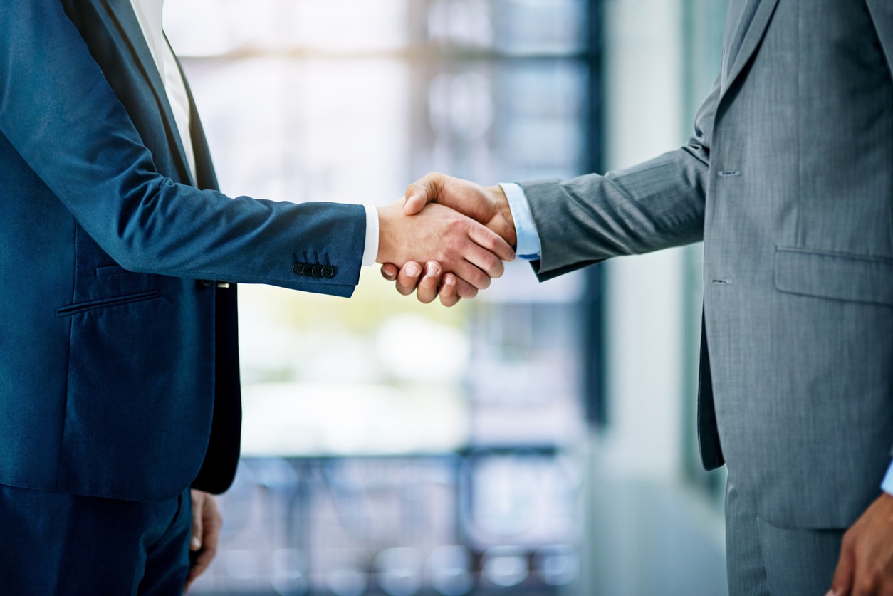 Buffett Invests in Pilot Flying J